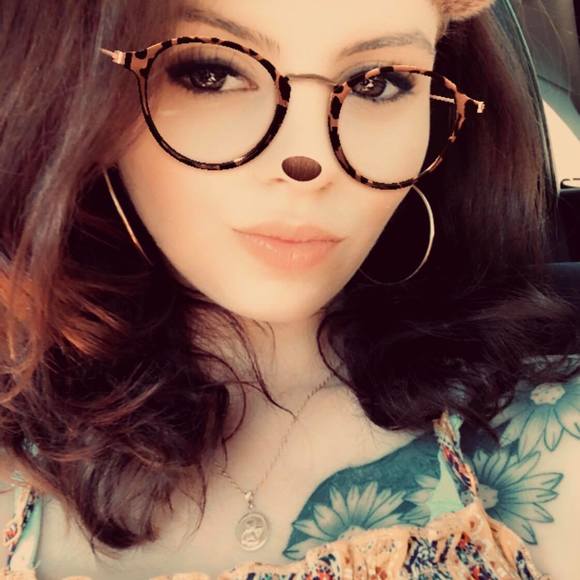 Meet your Posher, Jade - Picture 1 of 1